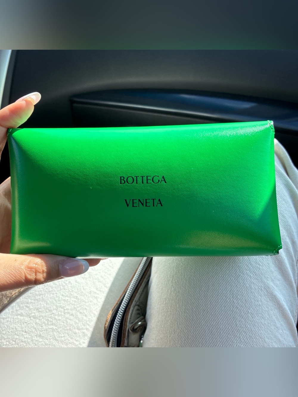 Bottega Veneta Emerald Green Oval Sunglasses with Gold Temples - Picture 4 of 9